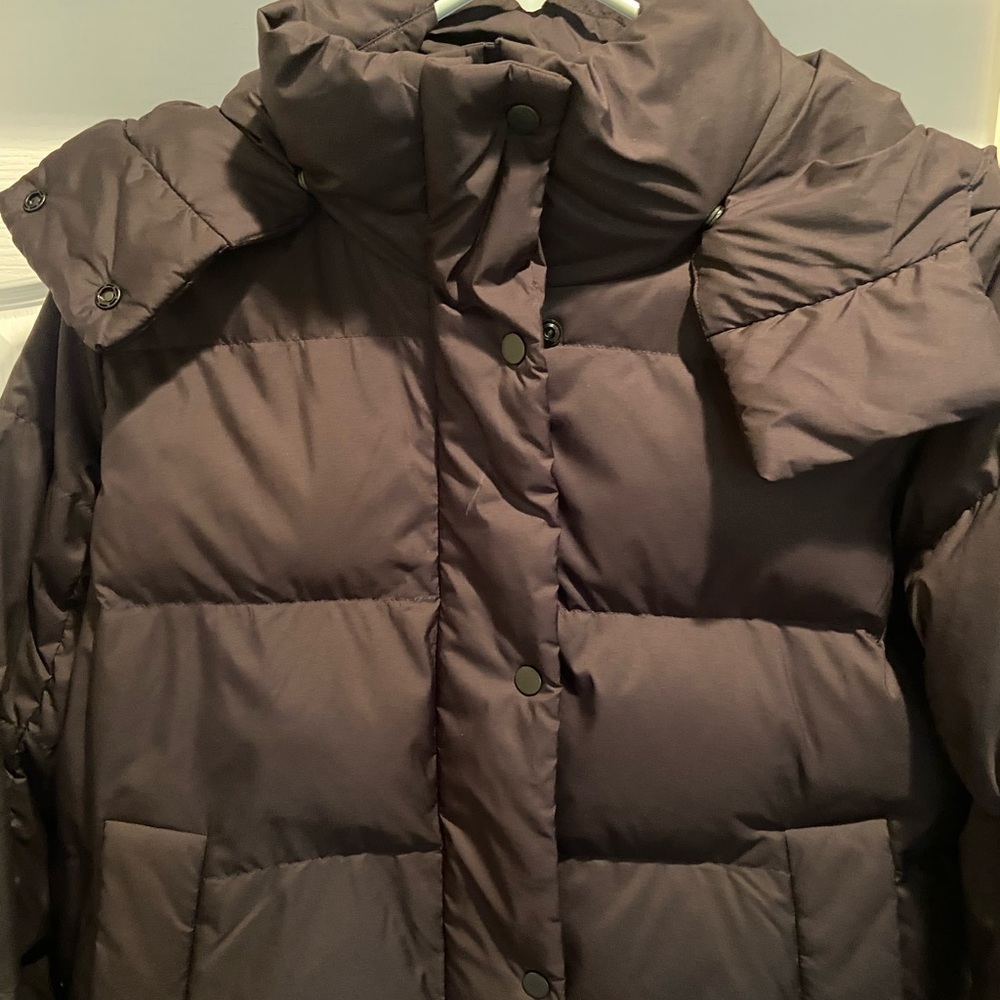 Lululemon Wunder Puff size 4